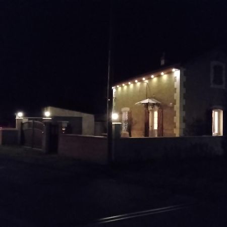 Ferienwohnung Le Petit Pays Montgivray Exterior foto