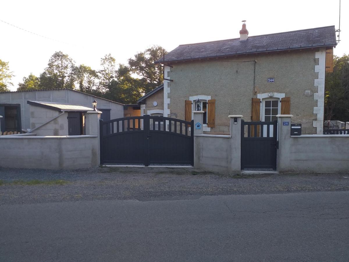 Ferienwohnung Le Petit Pays Montgivray Exterior foto